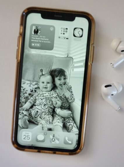 Episode 192: A Millennial Mom’s Screen-Free Journey, Part II 📵